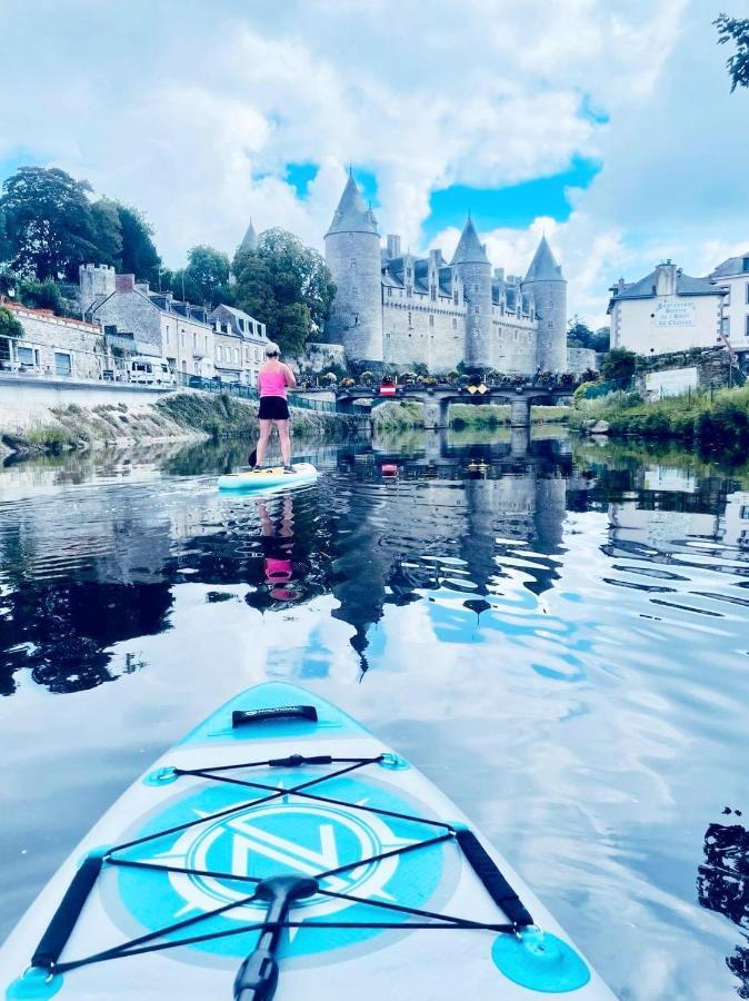 Le Vieux Moulin Gites - A Charming Stone Cottage With Garden View And Seasonal Pool Guégon エクステリア 写真