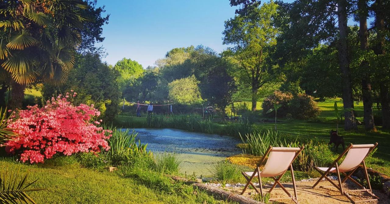 Le Vieux Moulin Gites - A Charming Stone Cottage With Garden View And Seasonal Pool Guégon エクステリア 写真